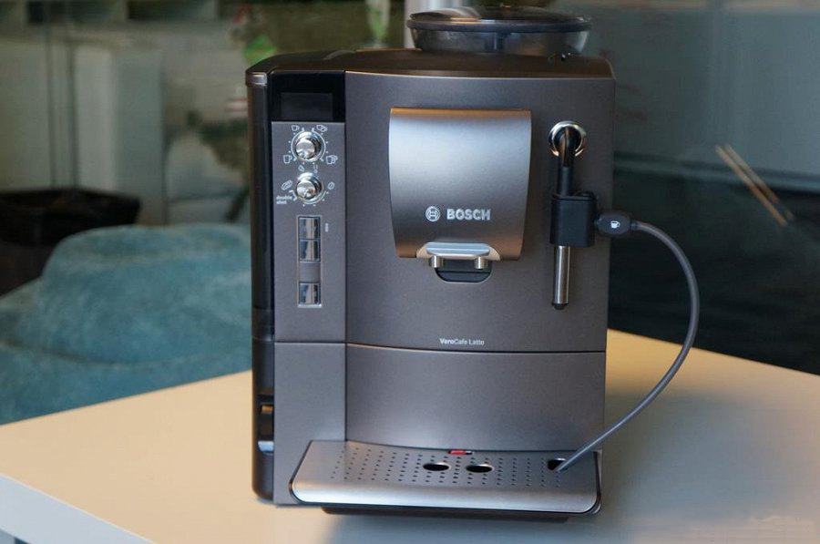 Обзор на кофемашину Bosch TES 50328 RW VeroCafe Latte